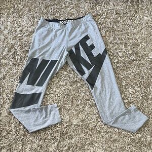 Nike Men's Gray Sweatpants with Black Logo size large